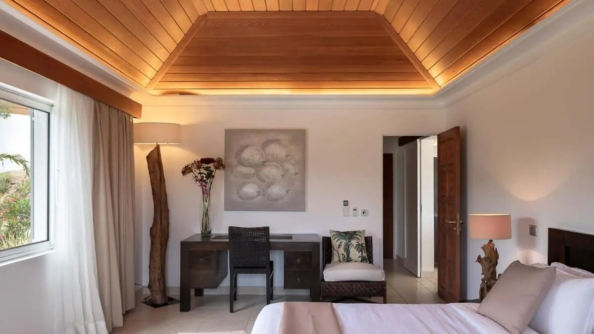 Private Villa With Astonishing View Of Hills Pointe Milou